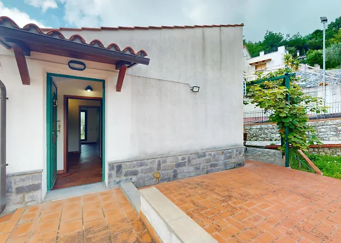 Il Rosso E Il - By Ligooria